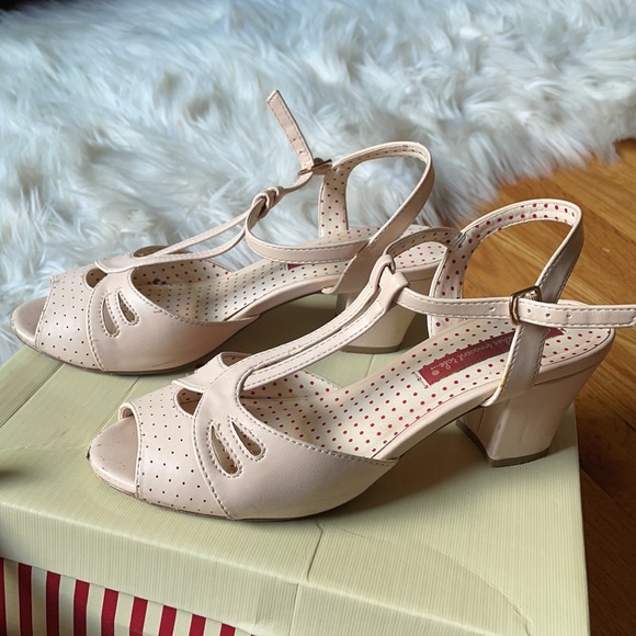 Blush BAIT Sandals - Picture 3 of 5